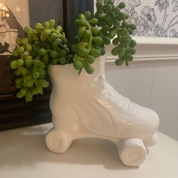Other - Porcelain plant decor